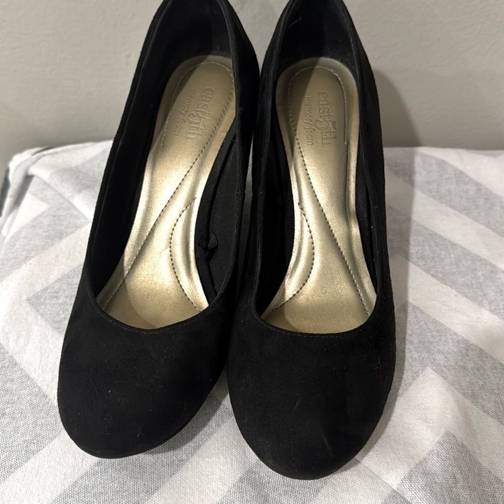 East 5th Formal Suede Work Heels in Black size 8